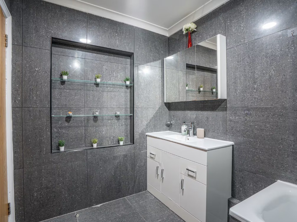 Additional image 12 of 1 Bed Flat, North End Road, W14, N1 7GU