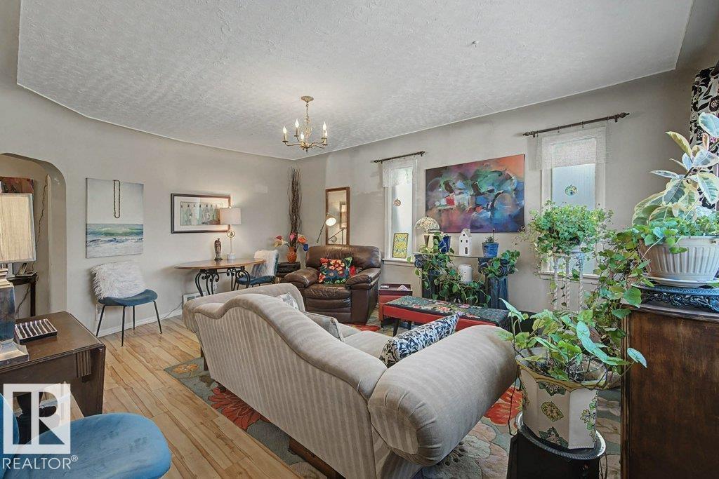 Additional image 4 of 9739 85 Avenue NW, Edmonton, AB, T6E2J3