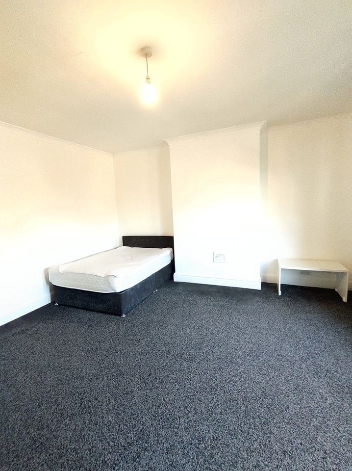 4 Bed Terraced House, Gathorne Terrace, LS8, N1 7GU