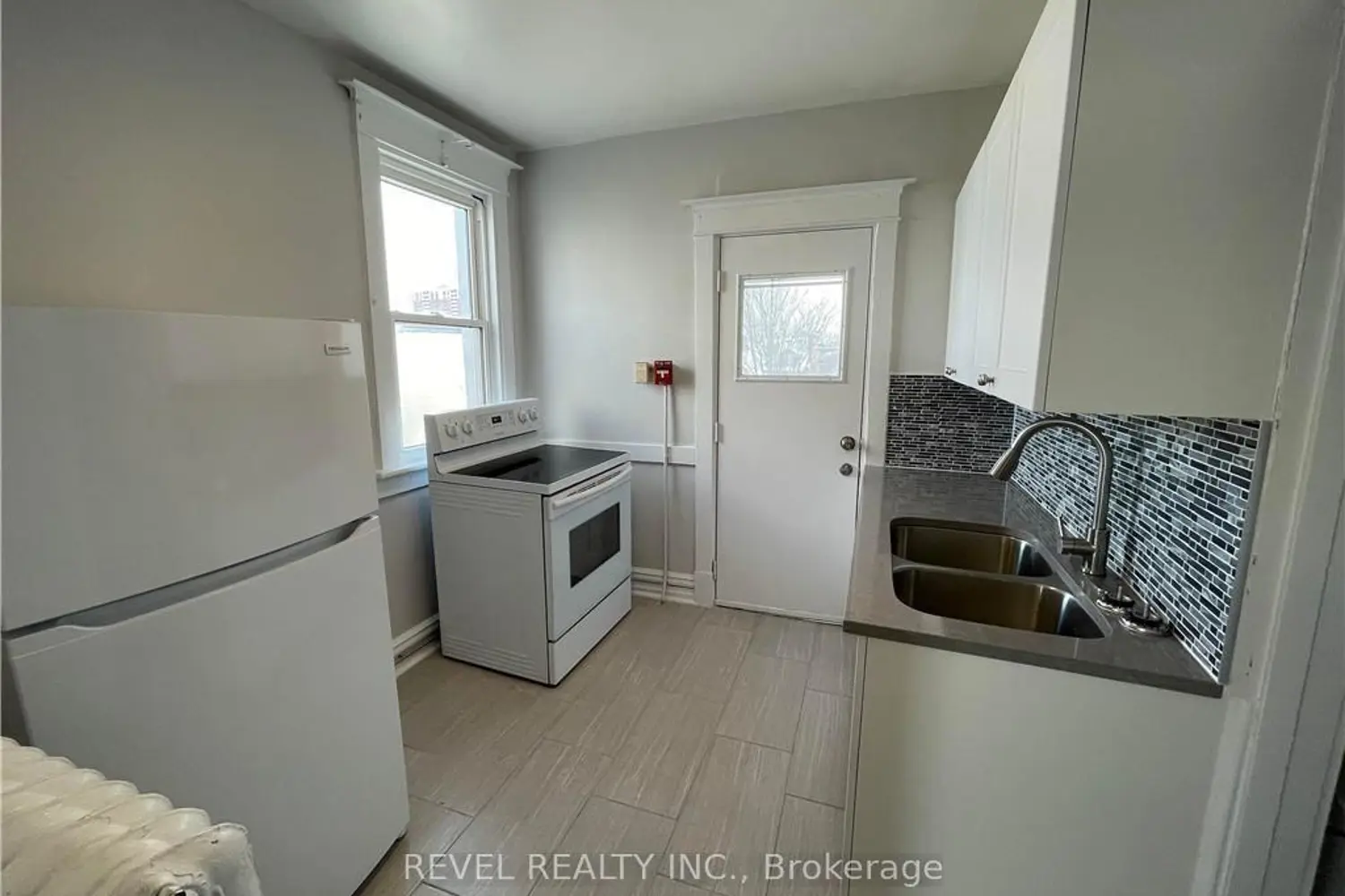 Additional image 16 of 25 West Avenue