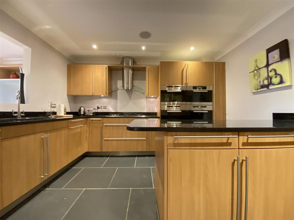 Additional image 8 of 3 bed flat for saleBrook Lane, Alderley Edge SK9