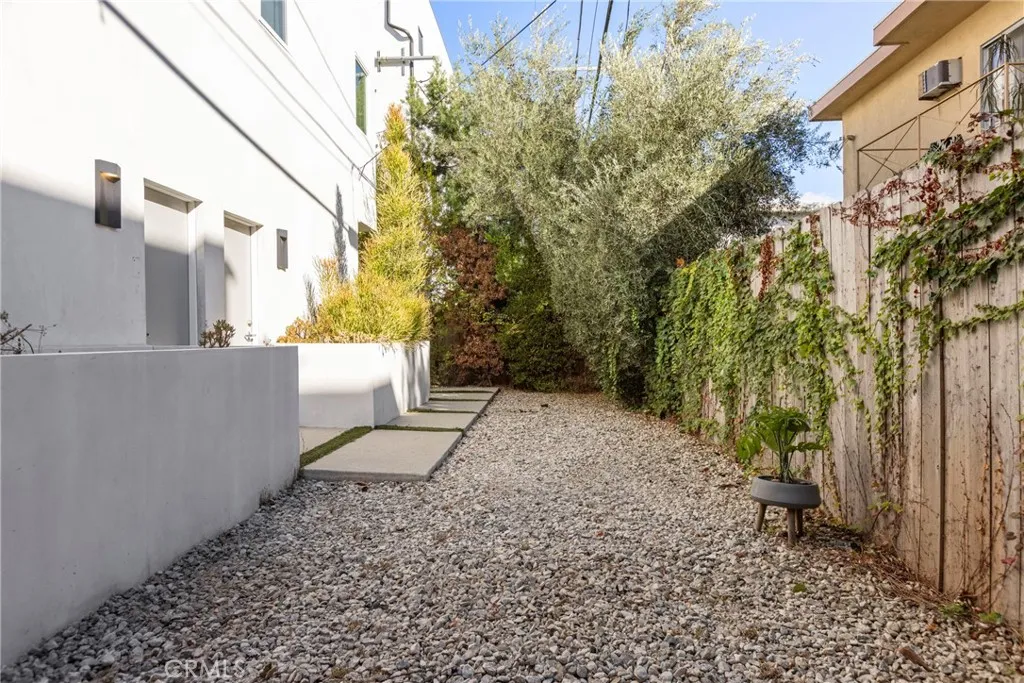 Additional image 52 of 10918 Hesby Street, North Hollywood, CA 91601