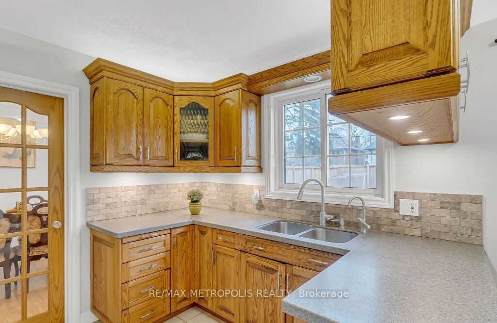 Additional image 4 of 100 Warren Road, Kitchener, ON, N2M 4T4