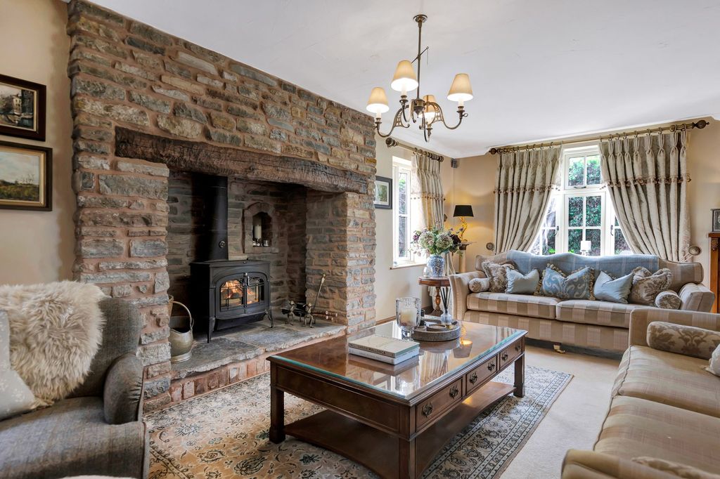 Additional image 8 of 5 bed detached house for saleSaleway, Worcestershire WR9