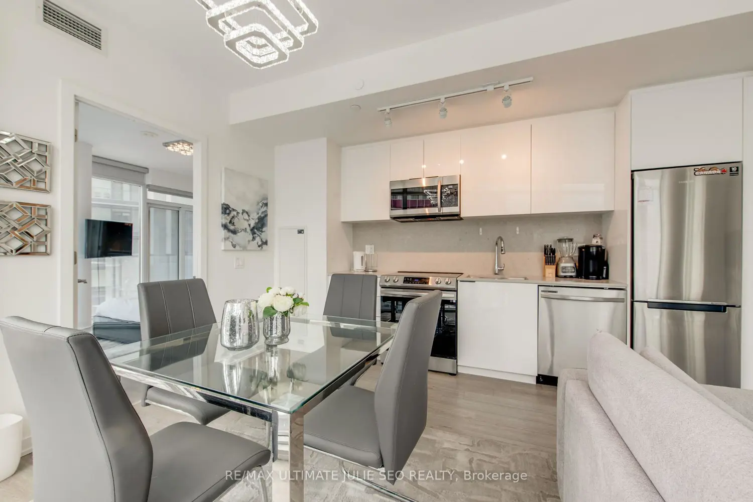 Additional image 13 of 50 Power Street 713