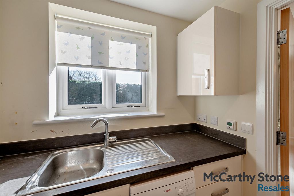 Additional image 12 of 2 bed flat for saleThe Laureates, Newgate Street, Cottingham HU16