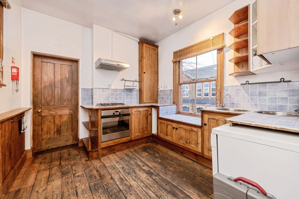 Additional image 10 of Studio for saleMidland Road, Bedford, Bedfordshire MK40