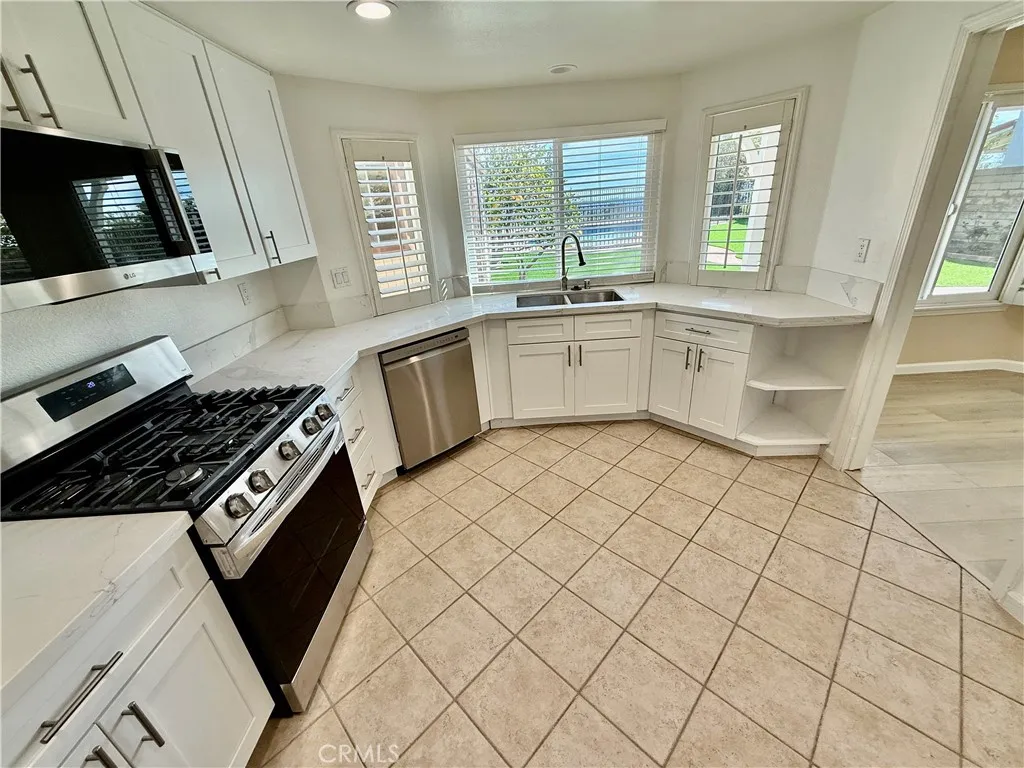 Additional image 4 of 12044 Shadow Ridge Way, Northridge, CA 91326