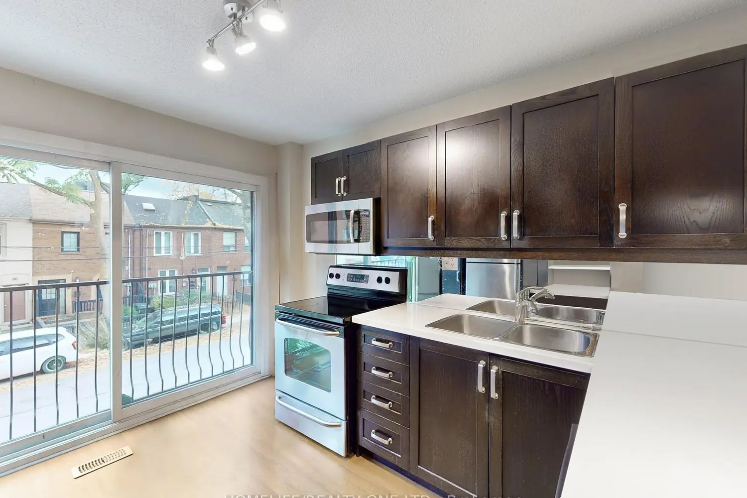 Additional image 4 of 77 Tecumseth Street