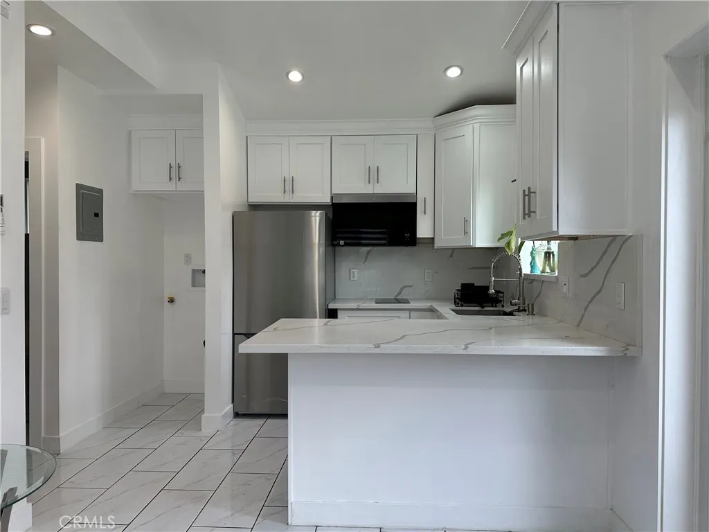 Additional image 16 of 7013 Bellaire Ave, North Hollywood, CA 91605