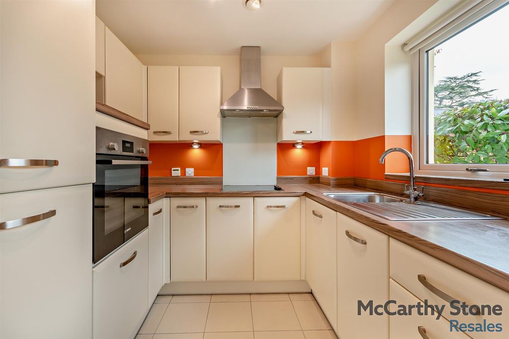 Additional image 10 of 2 bed flat for saleFrancis Court, Barbourne Road, Worcester WR1