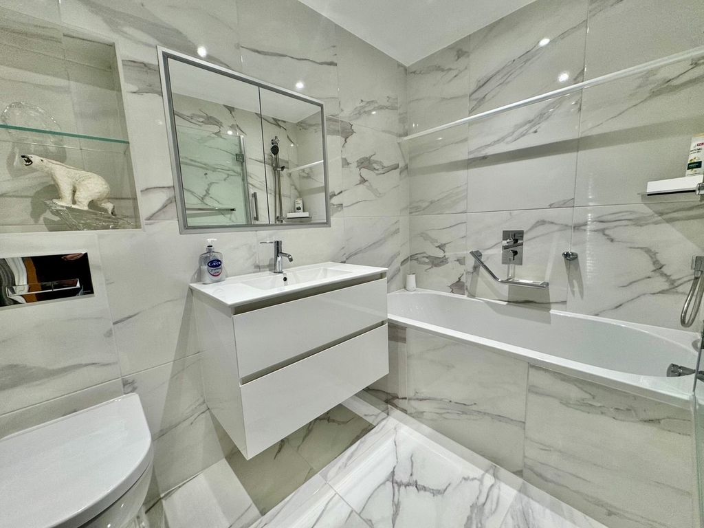 Additional image 8 of 3 bed flat for saleShelly Road, Exmouth EX8