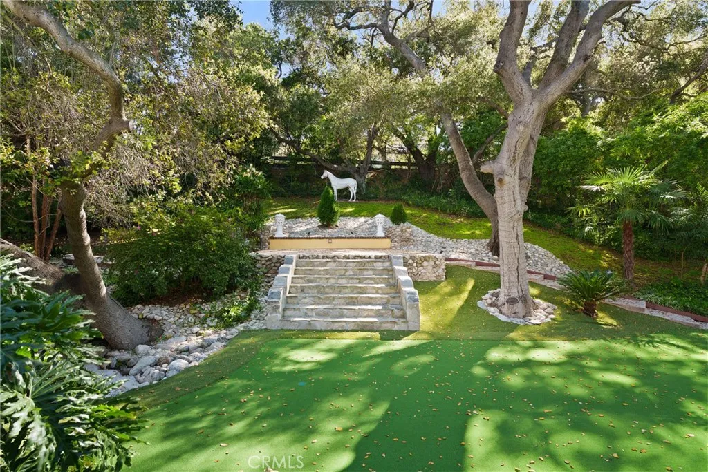 Additional image 95 of 809 Highland Drive, La Canada Flintridge, CA 91011