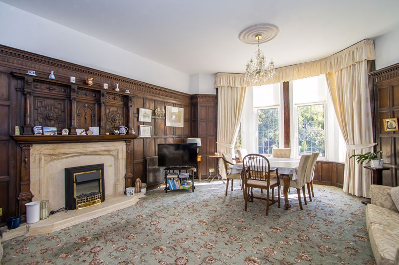 2 bed flat for saleMarine Parade, Penarth CF64 photo 2