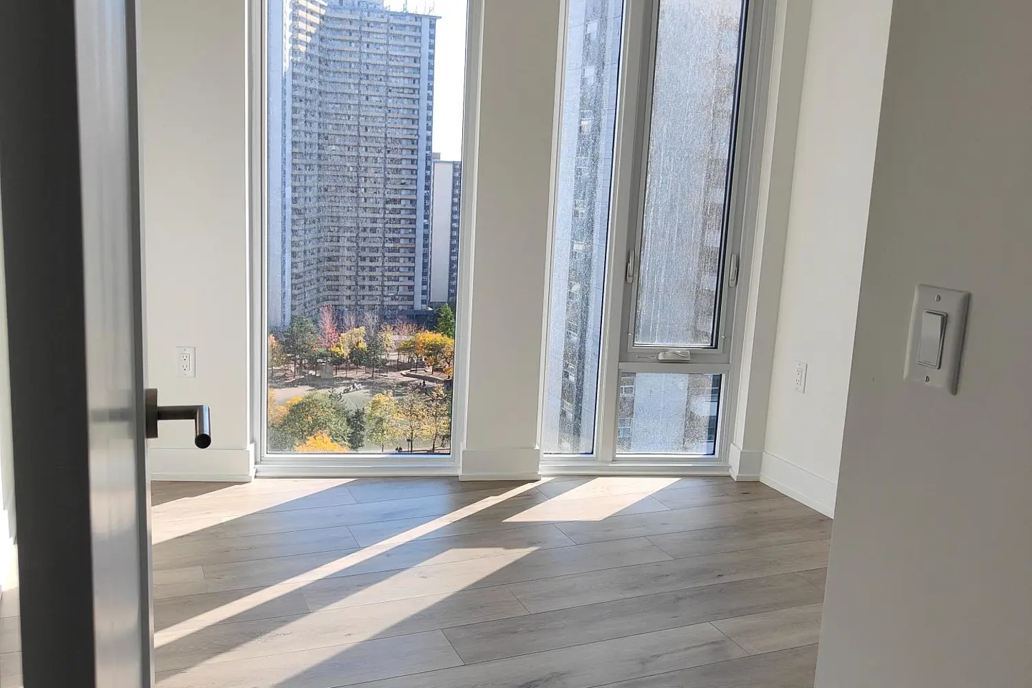 Additional image 6 of 575 Bloor Street 1507