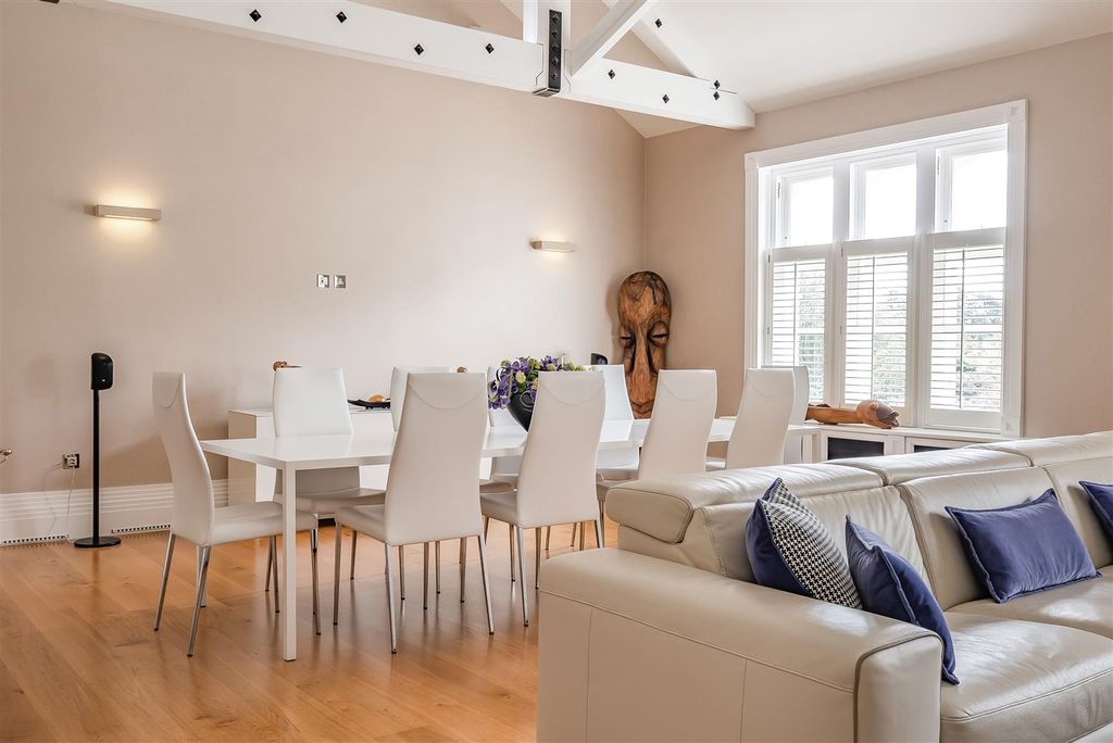 Additional image 19 of 3 bed flat for saleWoodland Way, Kingswood KT20