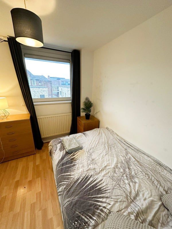 Additional image 3 of Room in a Shared Flat, Hanbury Street, E1, N1 7GU