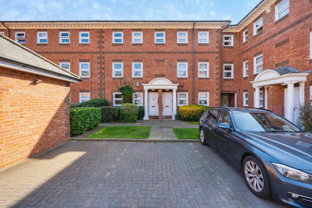 2 bed flat for saleAshburnham Road, Bedford MK40