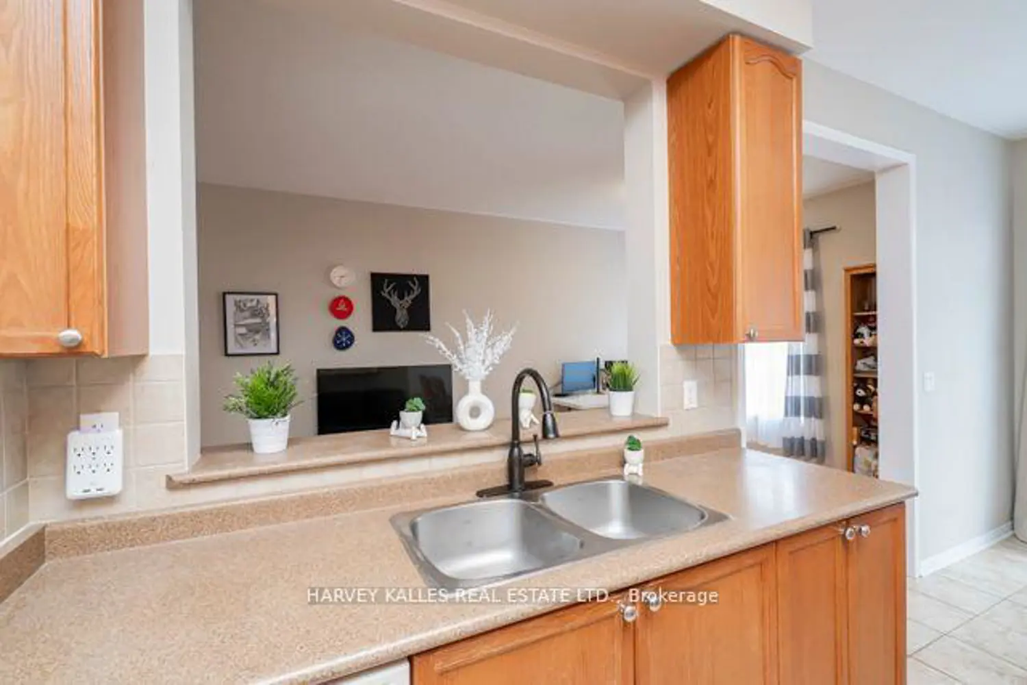 Additional image 11 of 3886 Skyview Street