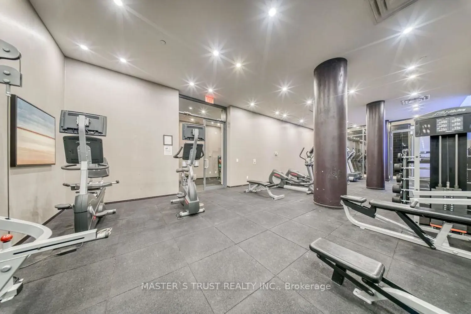 Additional image 16 of 770 Bay Street 1002