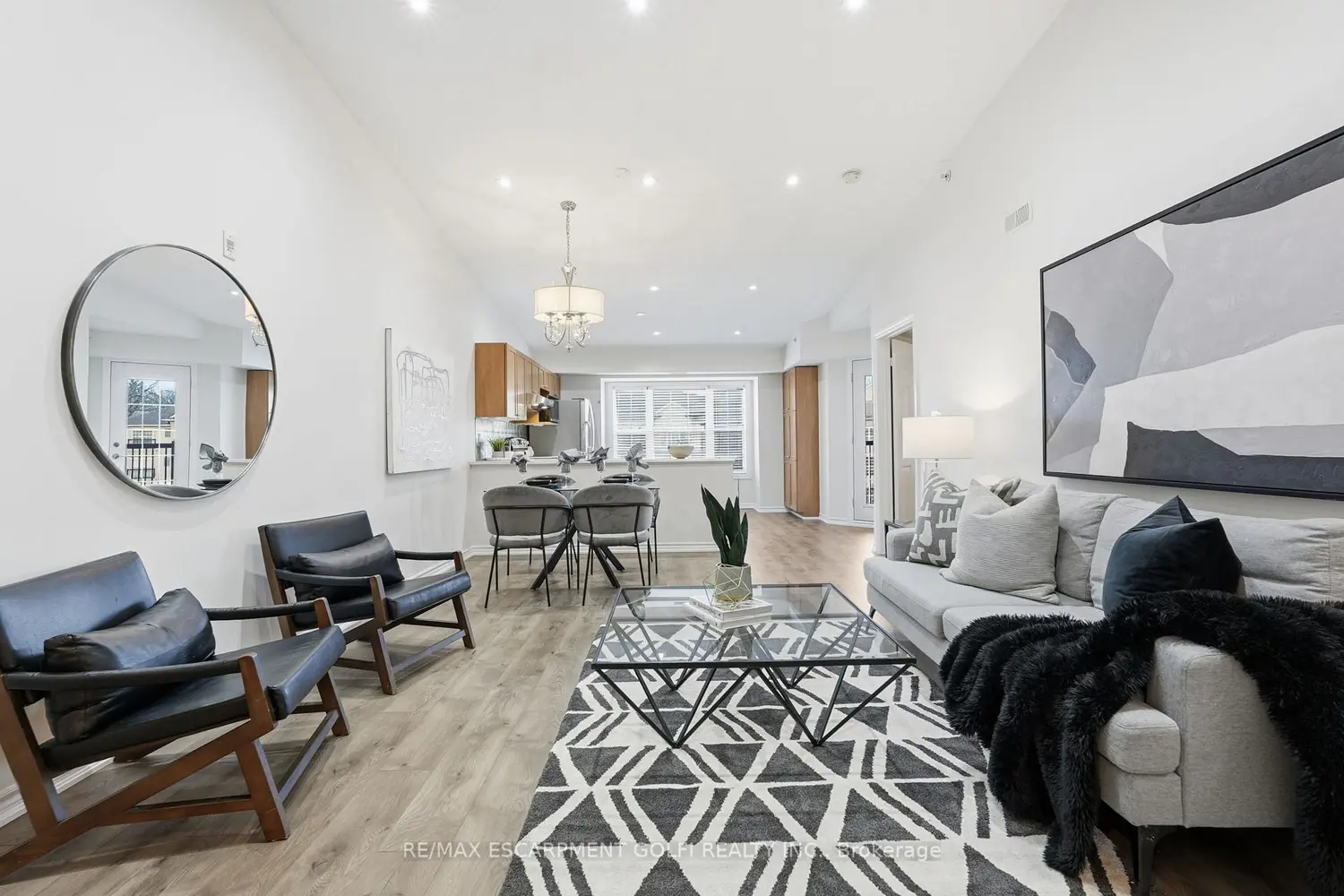 Additional image 4 of 2035 Appleby Line 411