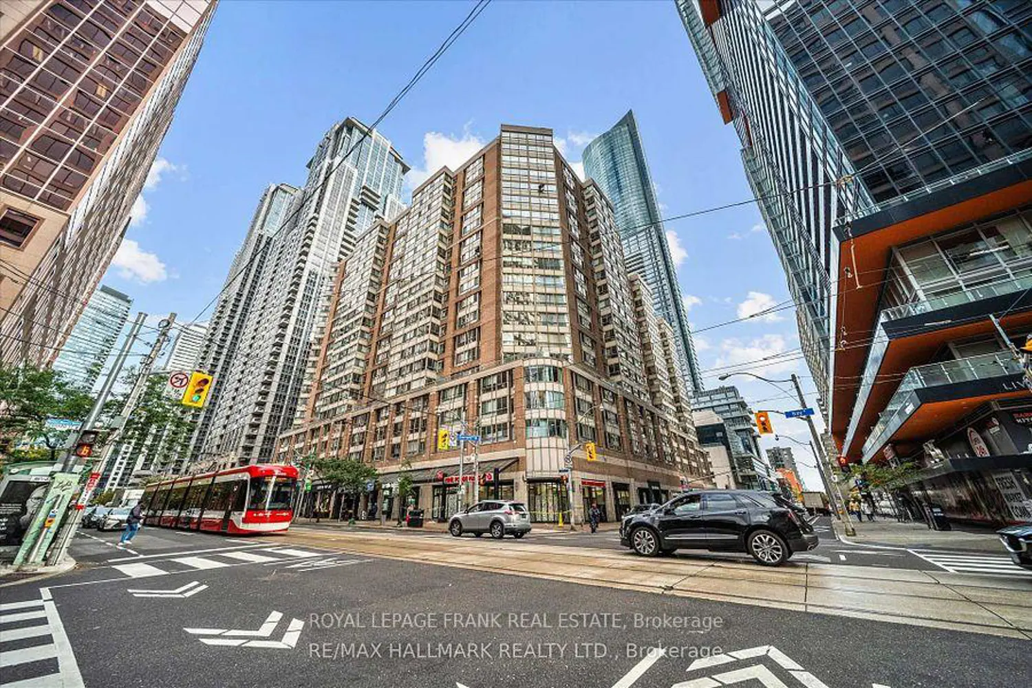 717 Bay Street 1702