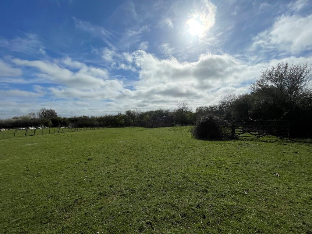 Additional image 3 of Land for saleDunstable Road, Tilsworth, Leighton Buzzard LU7
