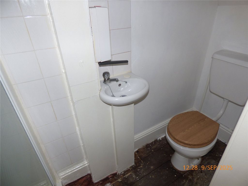 Additional image 9 of 2 bed flat for saleVictoria Avenue, Prestatyn, Denbighshire LL19