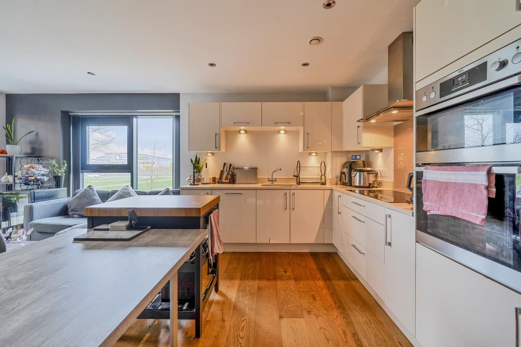 Additional image 3 of 2 bed flat for saleNewbury Racecourse, Berkshire RG14
