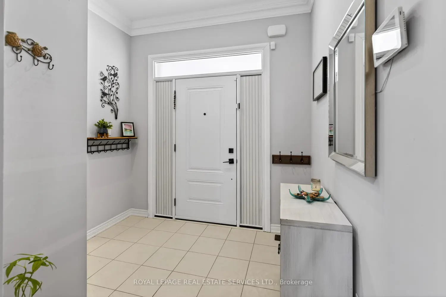 305 Moody Drive photo 2