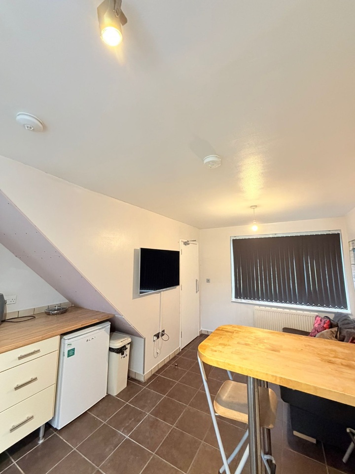 Additional image 6 of Room in a Shared House, Leasow Drive, B15, N1 7GU