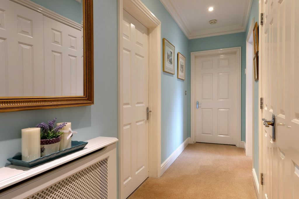 Additional image 10 of 2 bed flat for saleGrove Road, Beaconsfield, Buckinghamshire HP9