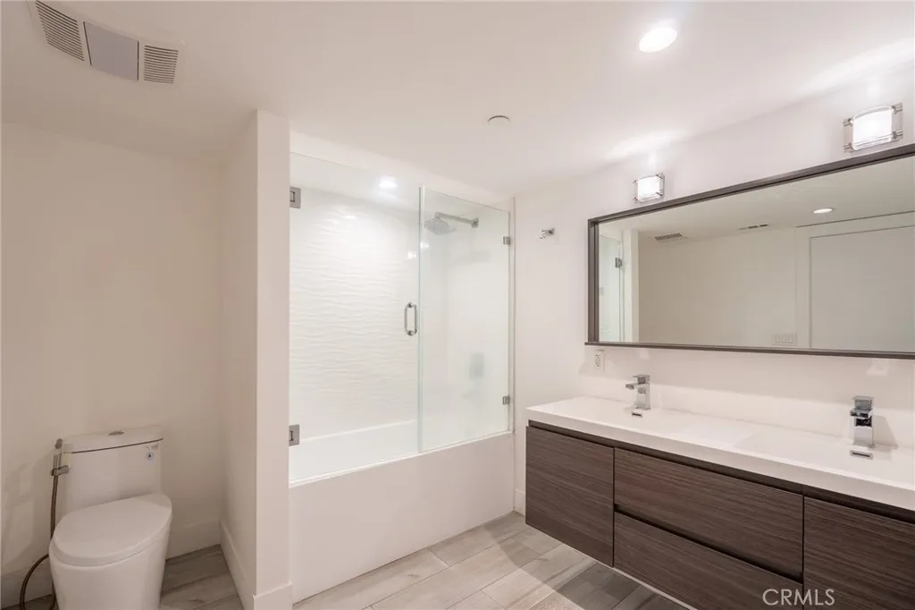 Additional image 24 of 6810 Simpson Ave Unit 2, North Hollywood, CA 91605