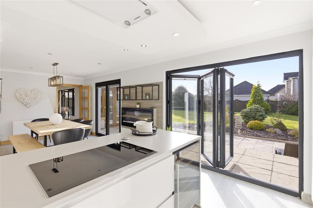 Additional image 13 of 4 bed property for saleHamilton Way, East Whitburn EH47