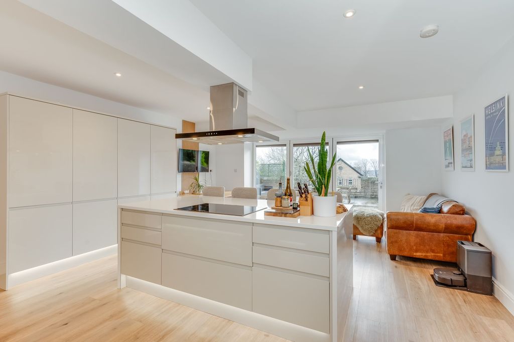 Additional image 5 of 4 bed detached house for saleManchester Road, Crosspool S10