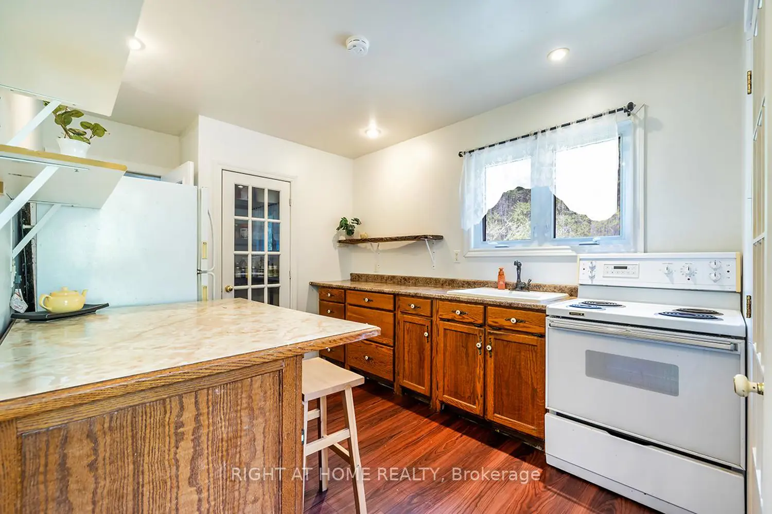 414 Pratt Road photo 5