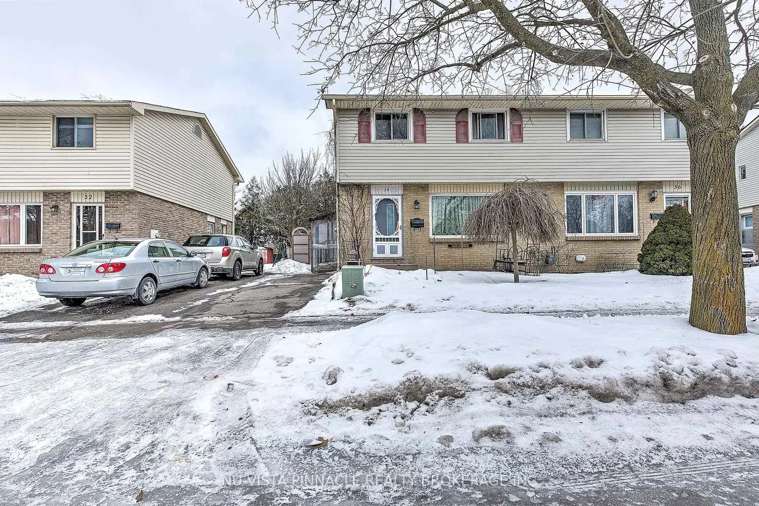 34 Rosamond Crescent