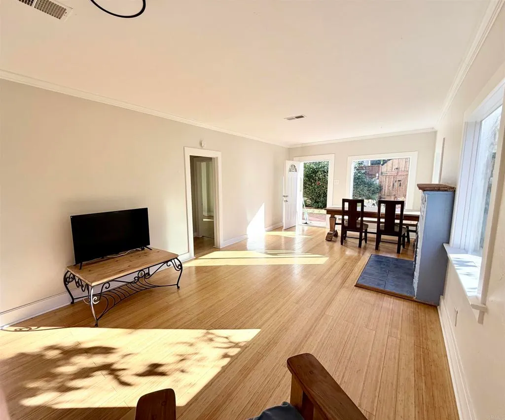 Additional image 2 of 230 W H Street, Encinitas, CA 92024