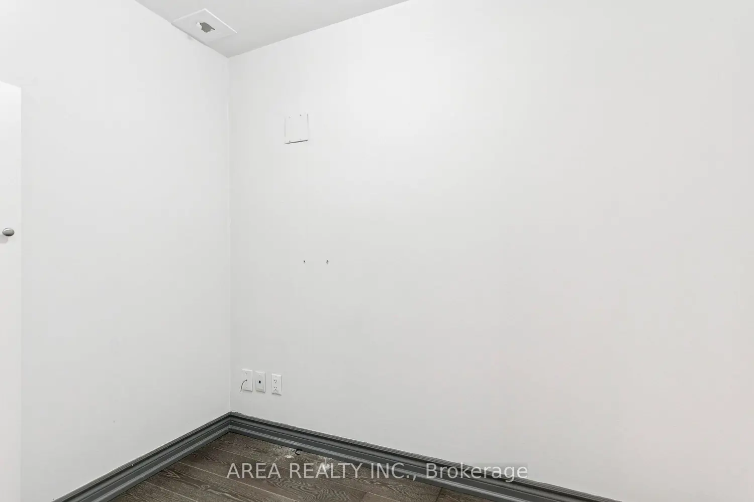 Additional image 18 of 101 Mccaul Street