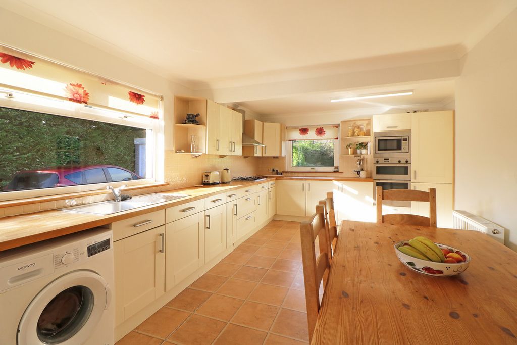 Additional image 2 of 4 bed detached bungalow for saleAshgrove Avenue, Maybole KA19