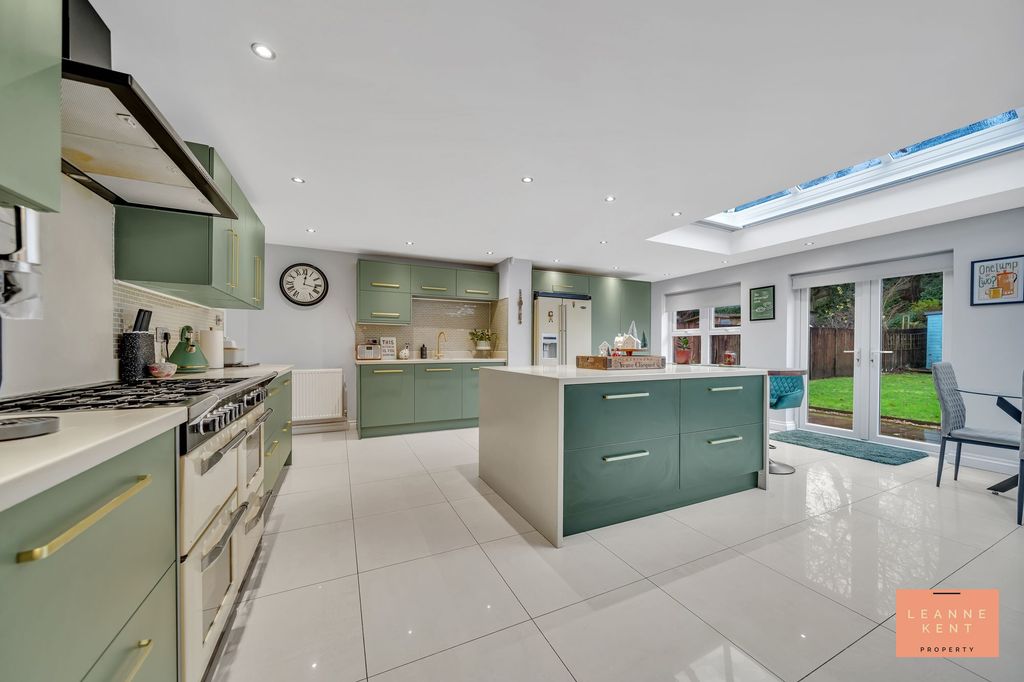 Additional image 12 of 5 bed detached house for saleRhyd Y Gwern Close, Rudry, Caerphilly CF83
