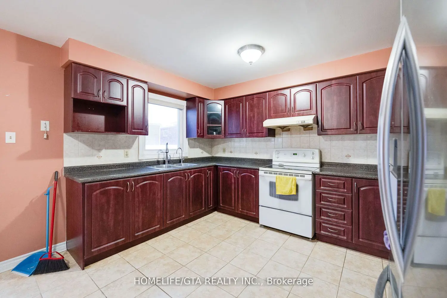 Additional image 8 of 12 Grayson Crescent