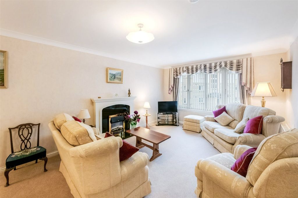 Additional image 2 of 2 bed flat for saleBeechwood Gardens, The Garden Wing, Stirling FK8