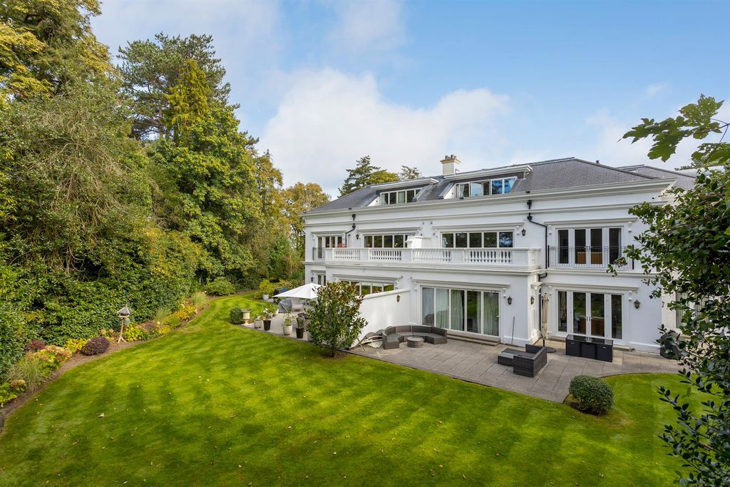 Additional image 4 of 3 bed flat for saleRidgemount Road, Sunningdale SL5