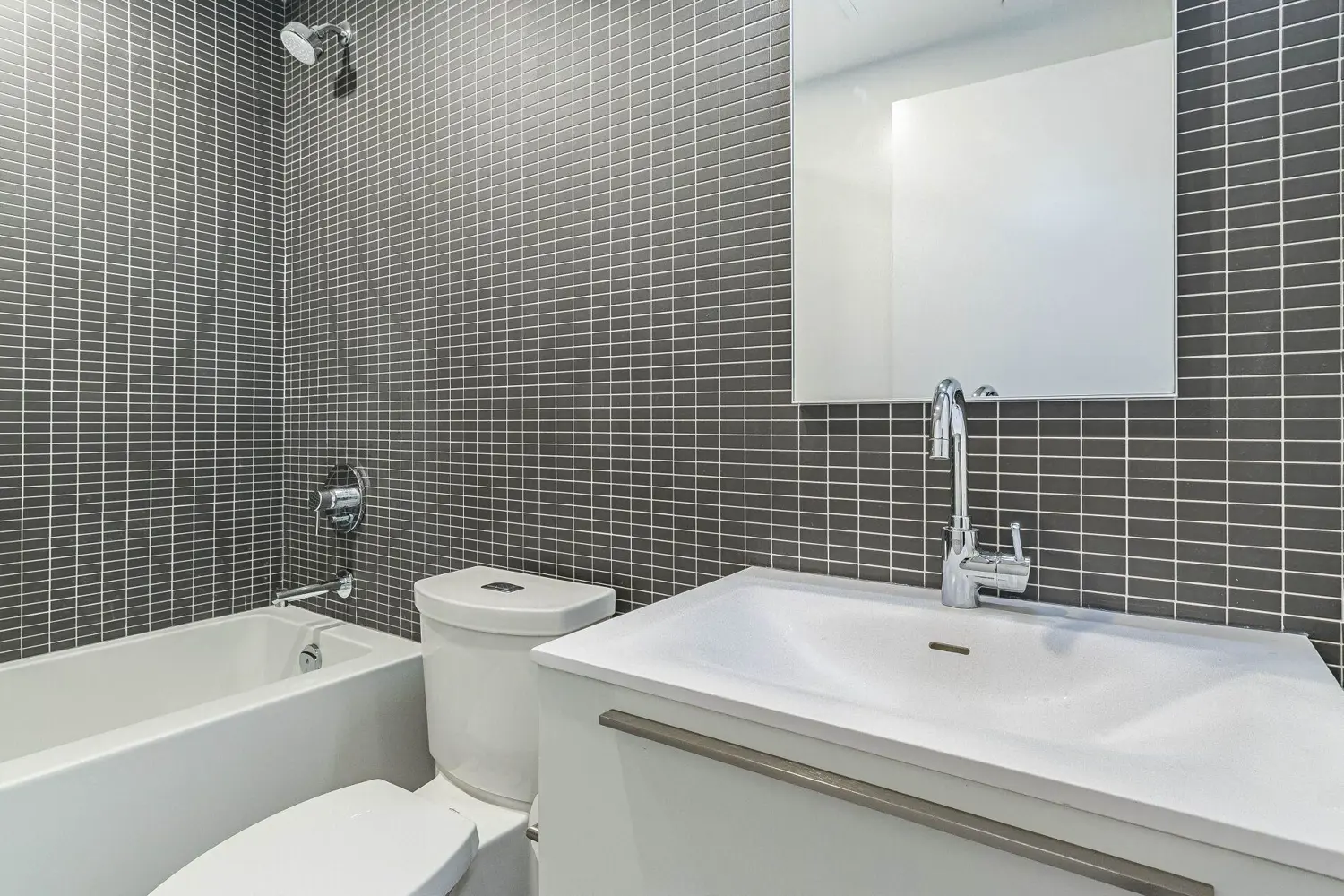 Additional image 14 of 2720 Dundas Street 703