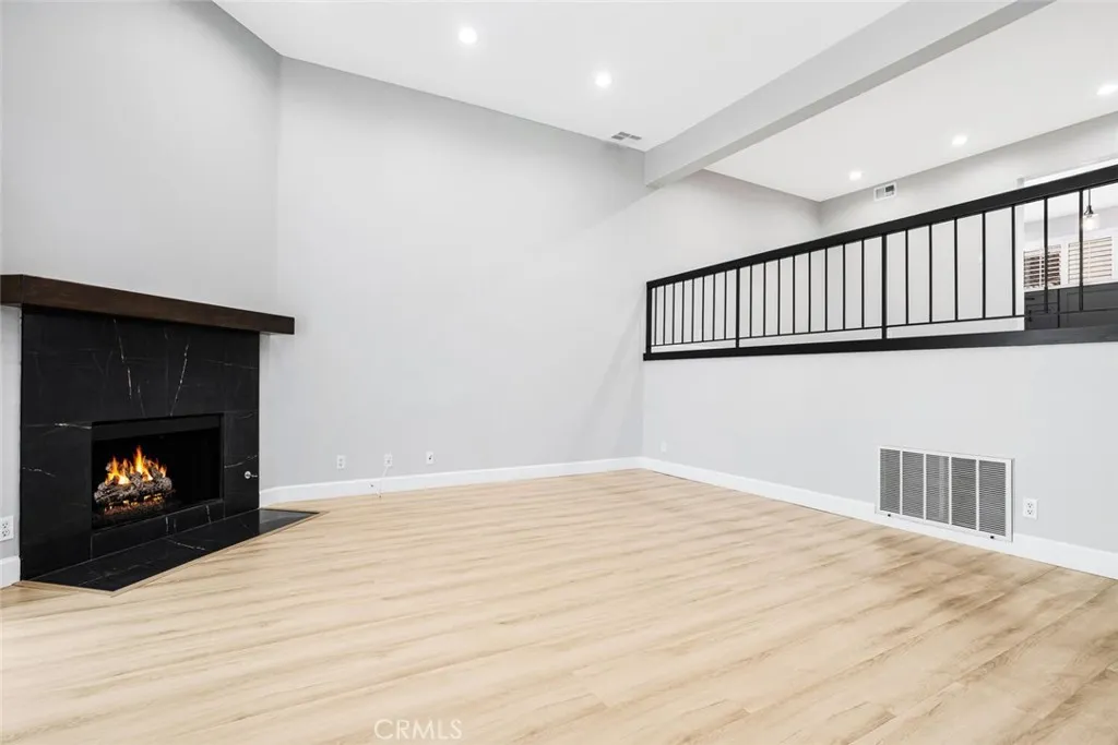 Additional image 4 of 5800 Owensmouth Avenue Unit 4, Woodland Hills, CA 91367