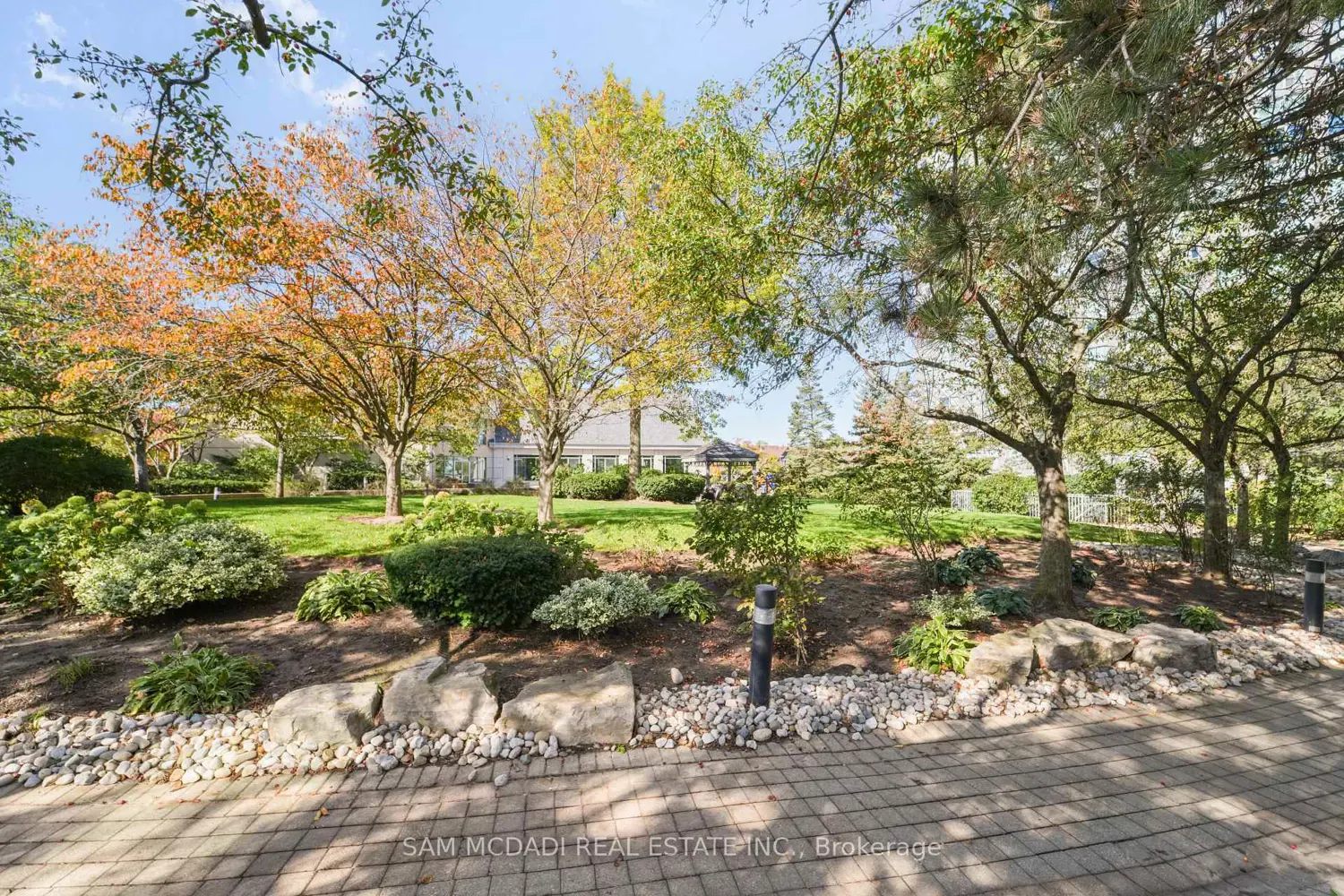 Additional image 19 of 2177 Burnhamthorpe Road 1807