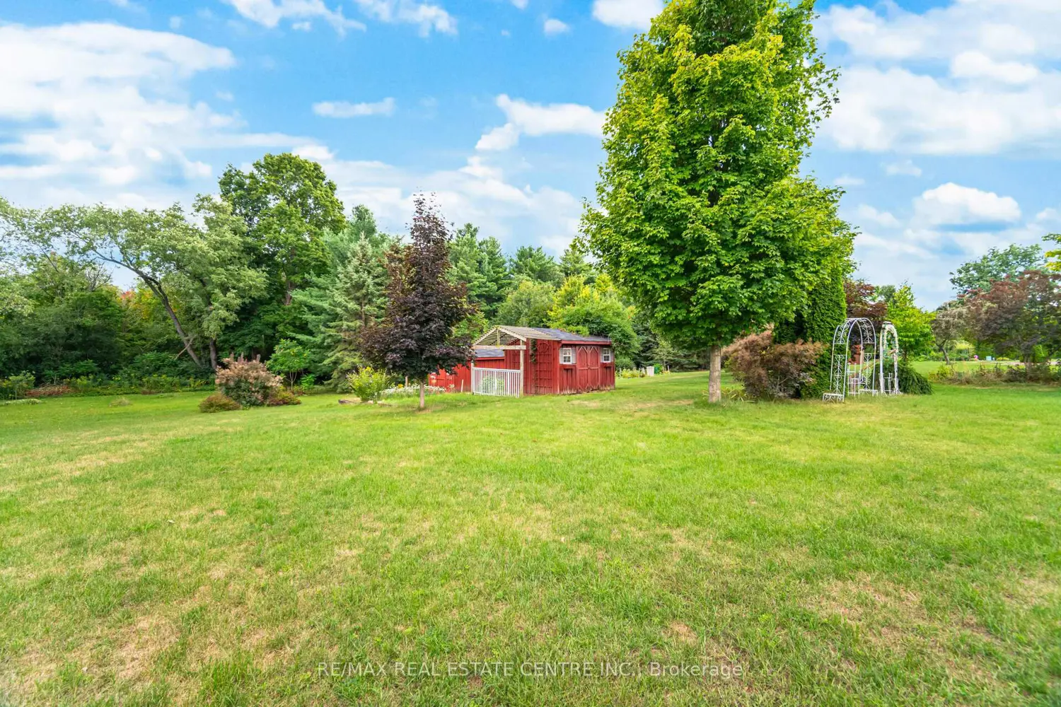 Additional image 19 of 29 Jessica Lane