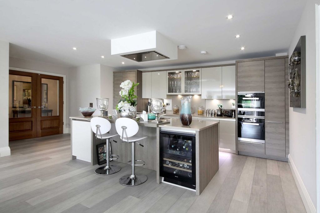 Additional image 12 of 4 bed flat for salePenn Road, Beaconsfield, Buckinghamshire HP9