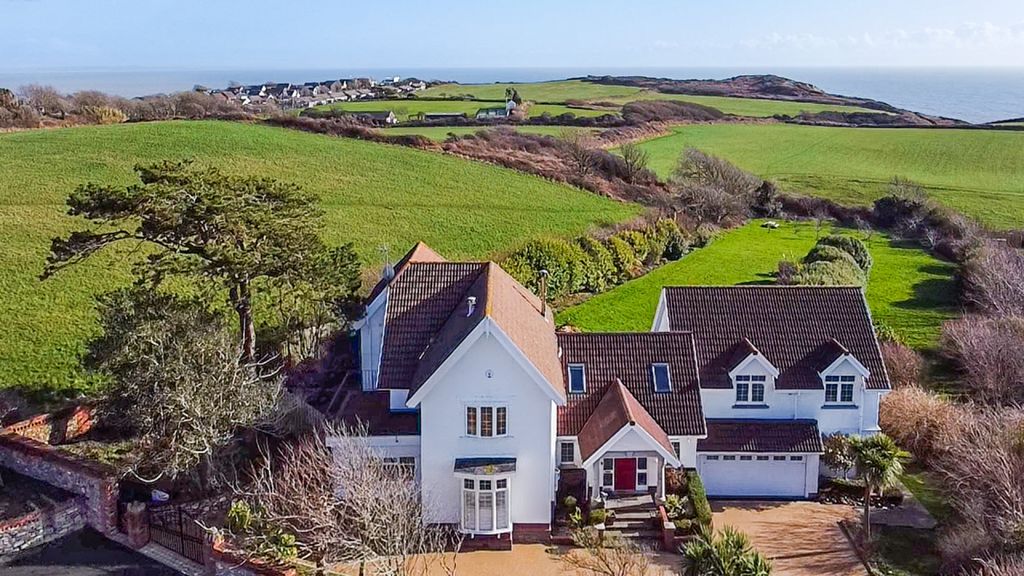 5 bed detached house for saleThe Blossoms, 104 Higher Lane, Langland SA3
